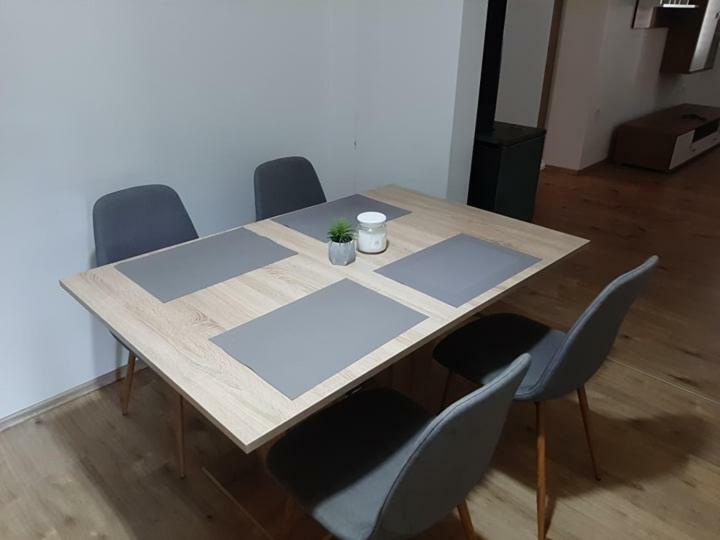 Zoe Apartment Maribor Extérieur photo