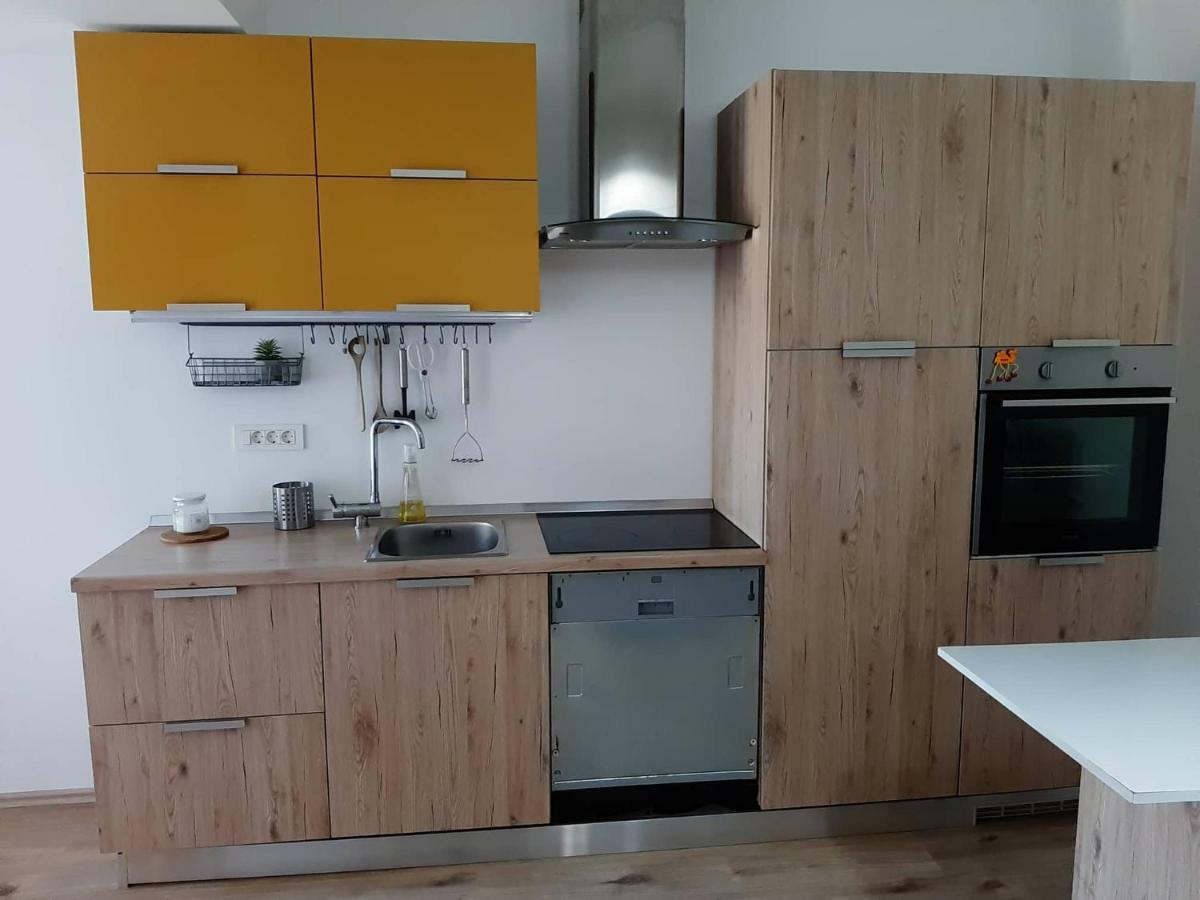 Zoe Apartment Maribor Extérieur photo